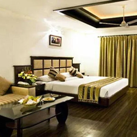 Hotel Parkland Chirag Enclave